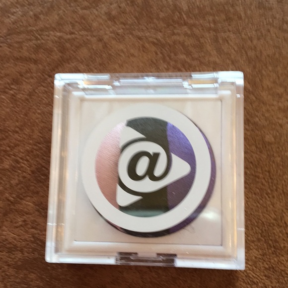 New Mary Kay Eyeshadow at Play Baked Eye Trio - Picture 3 of 4